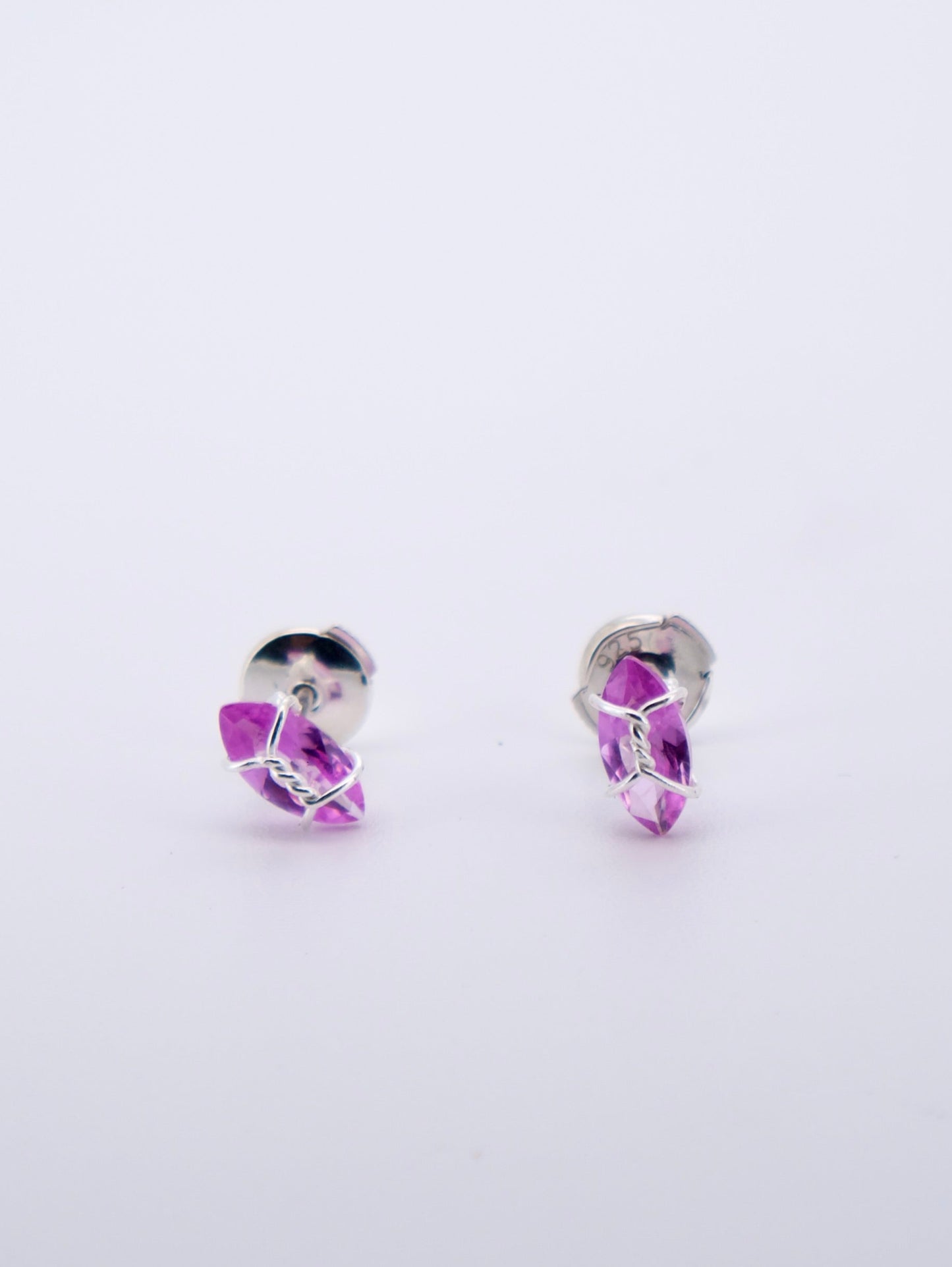 Harness Earstuds