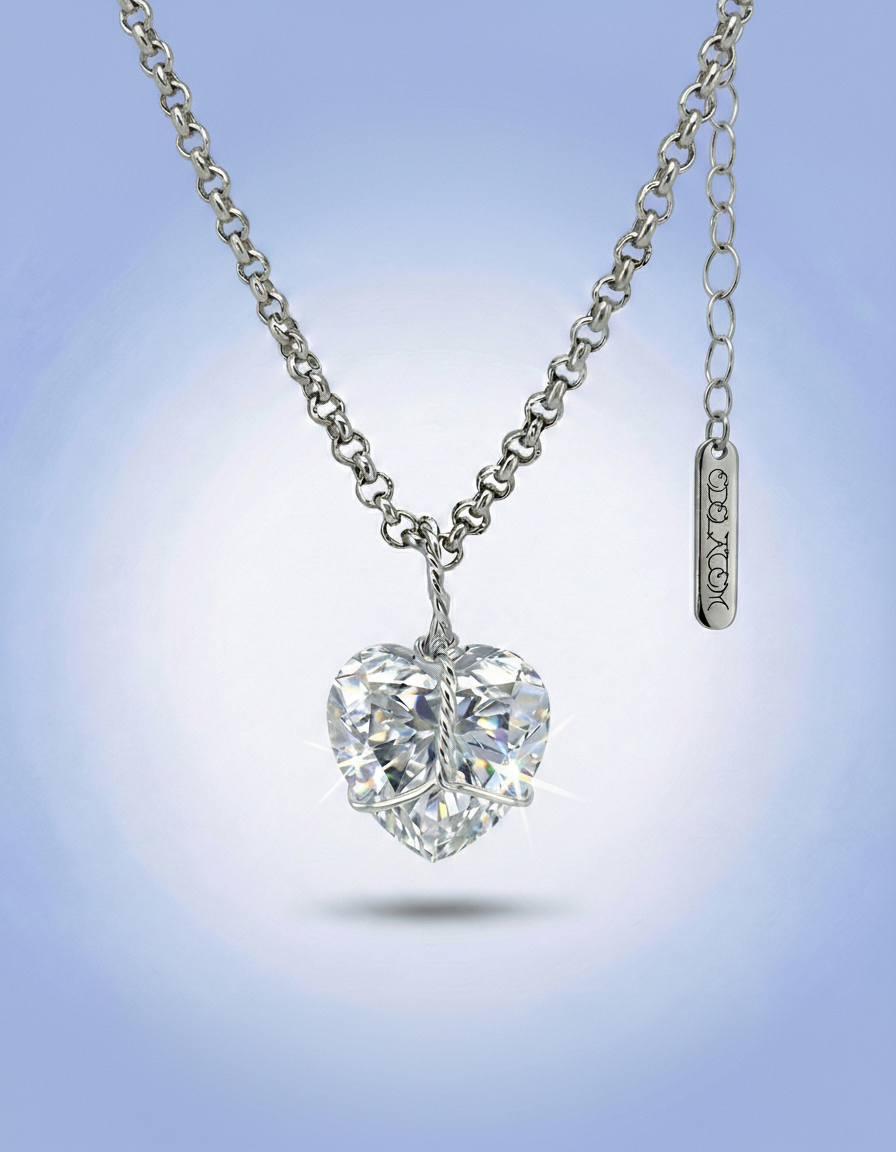 Heart pendant Moissanite